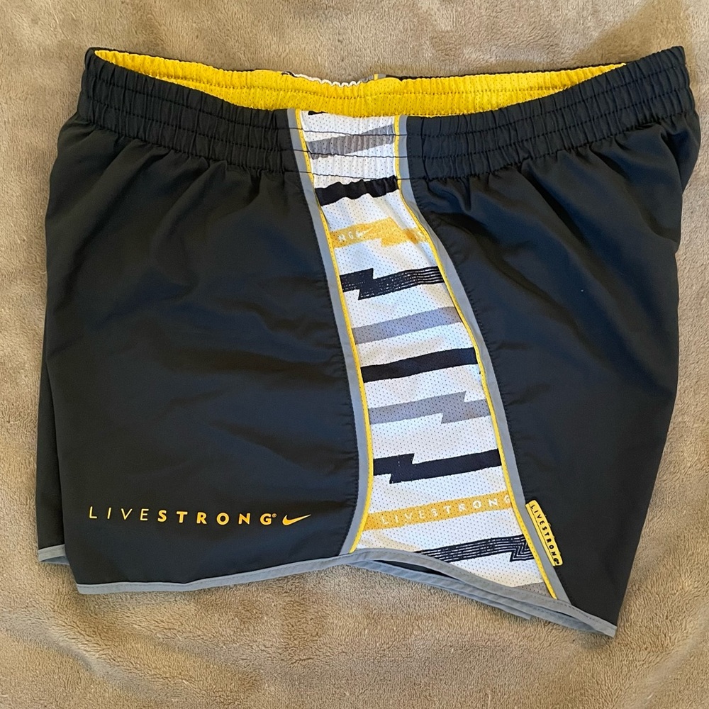 Nike Livestrong Running Shorts :: Size Medium :: Grey/White/Yellow